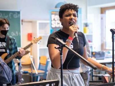Die Popakademie aus Mannheim rockt zwei Tage die Otto-Graf-Realschule
